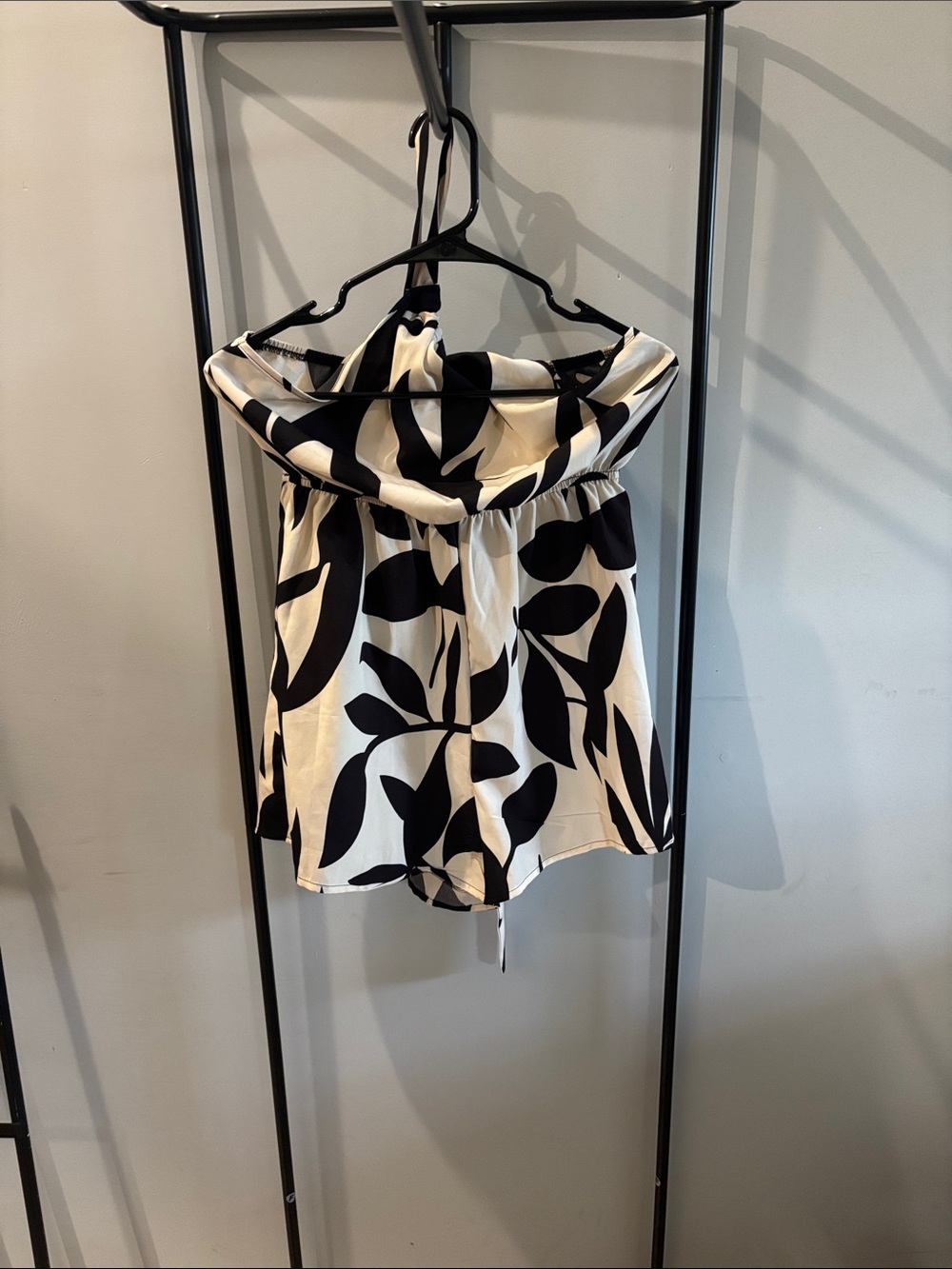 Strapless Black & White Leaf Print Women’s Top